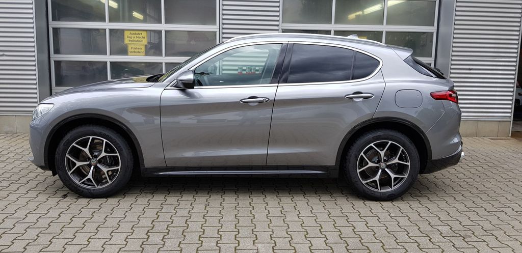 Alfa Romeo Stelvio 2021