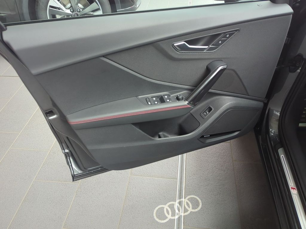 Audi SQ2 2025