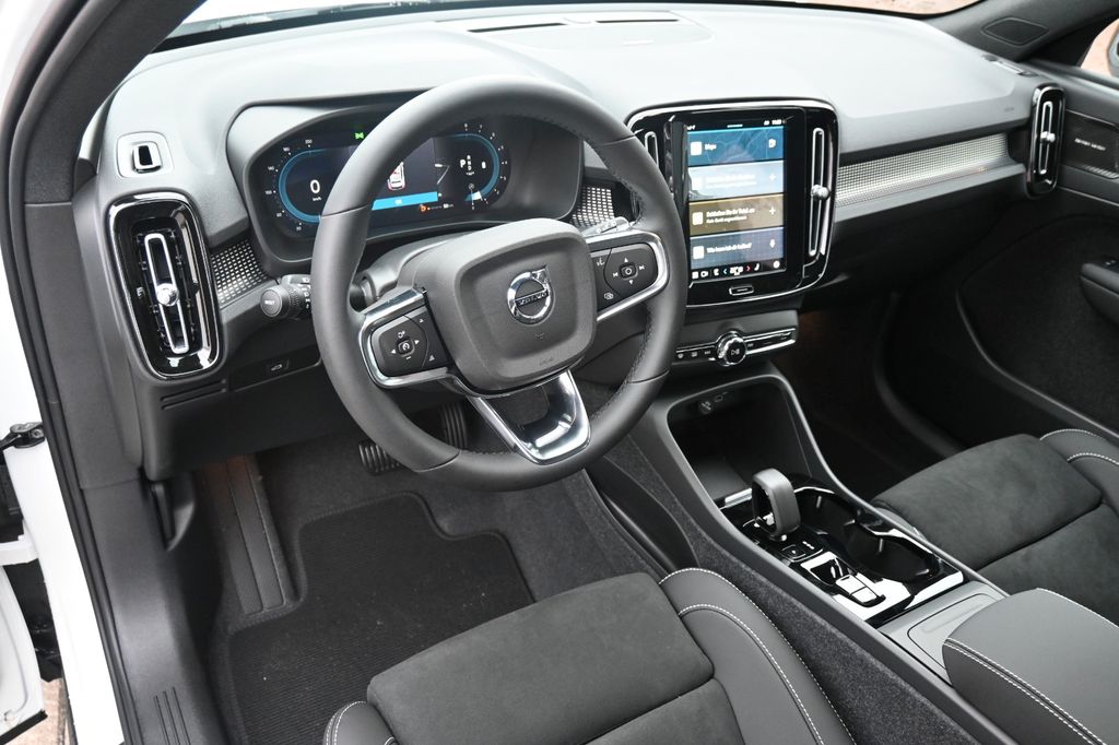 Volvo XC40 2024
