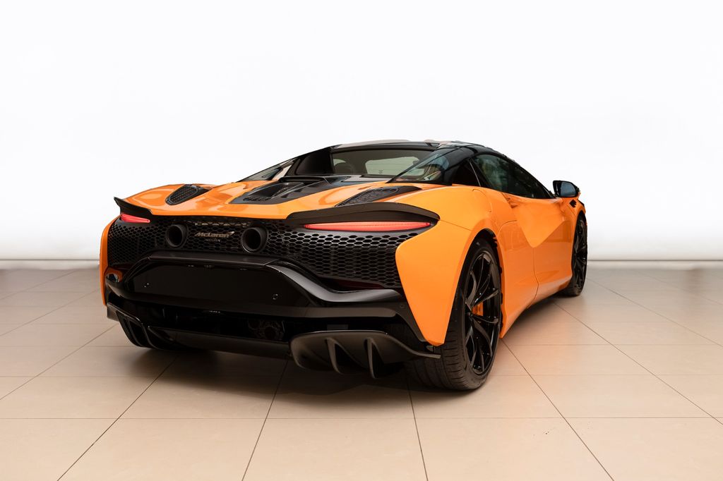 McLaren Artura 2025