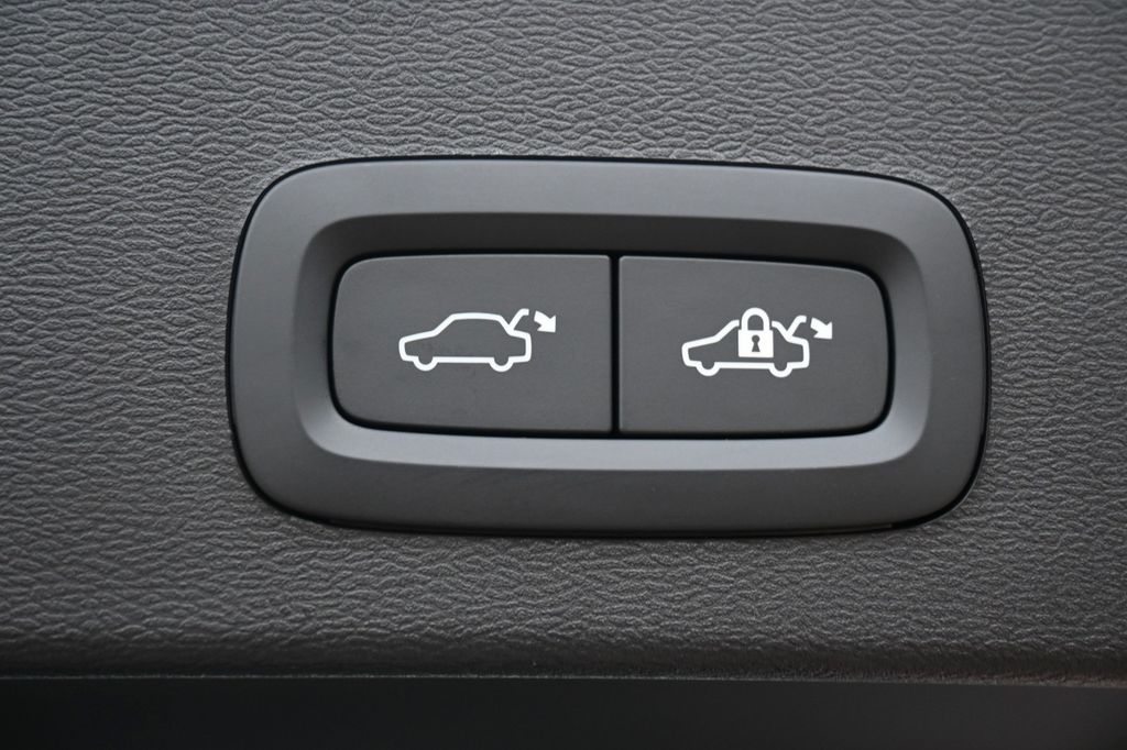 Volvo XC40 2024