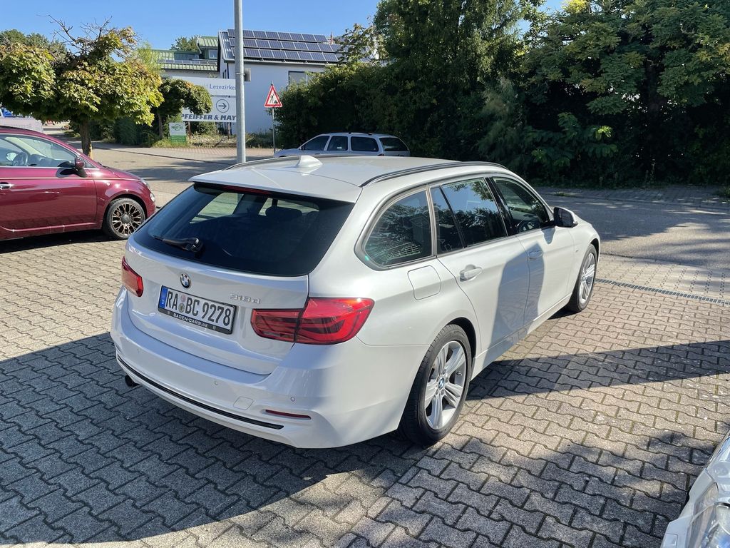 BMW 318 2018