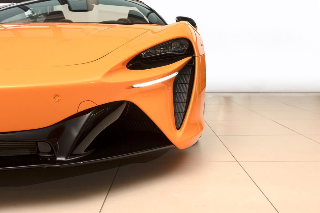 McLaren Artura 2025