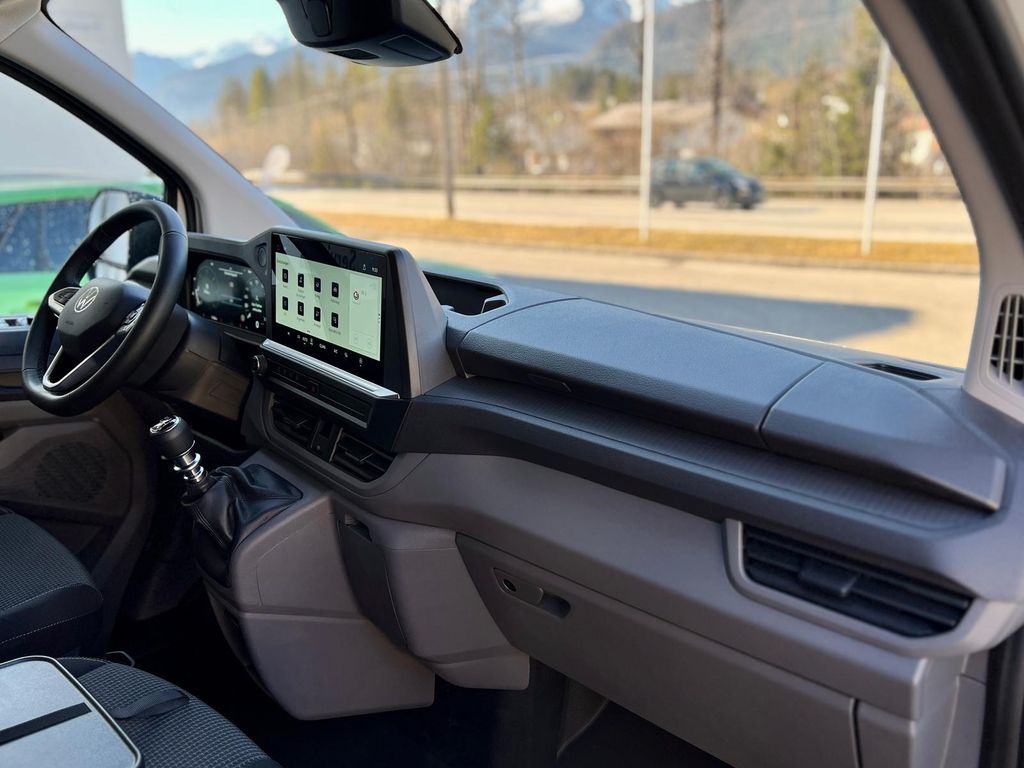 Volkswagen T7 Transporter 2025