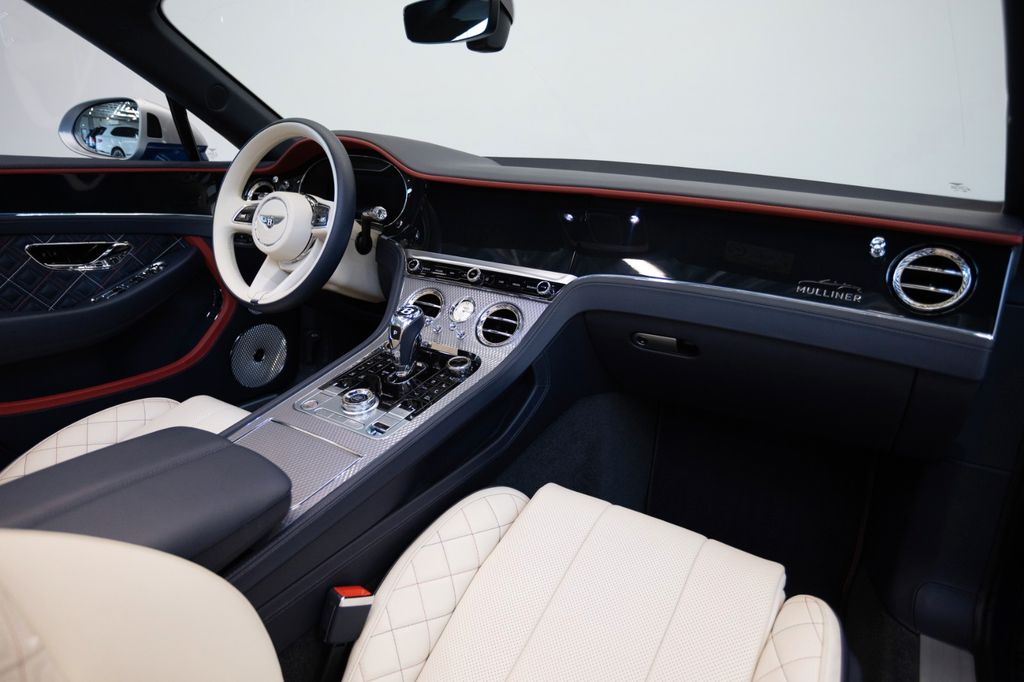 Bentley Continental GTC 2023