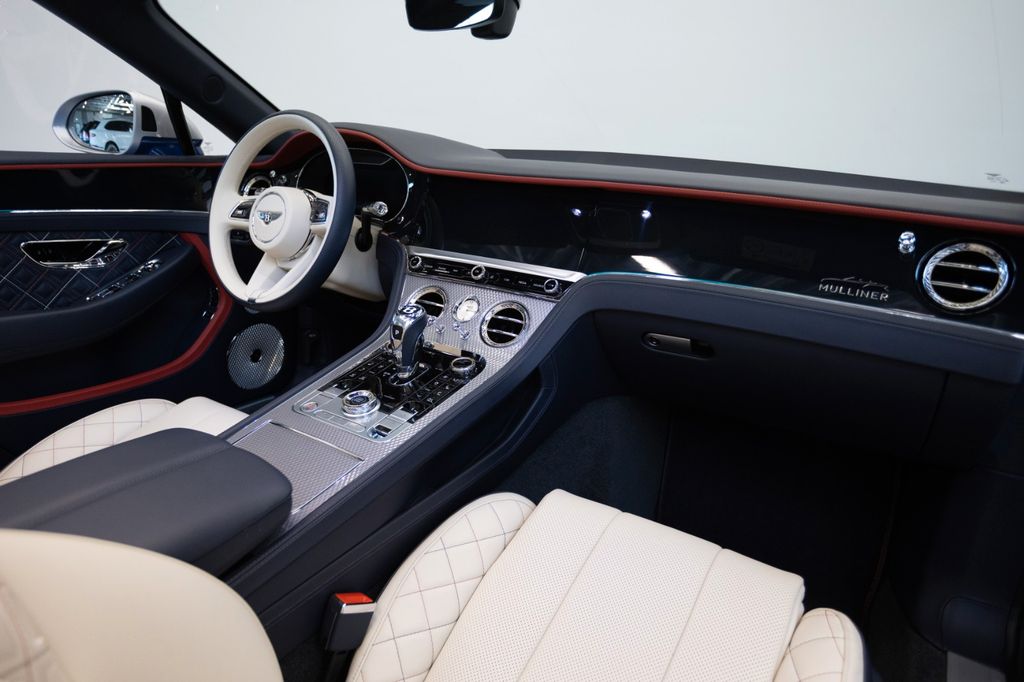 Bentley Continental GTC 2023