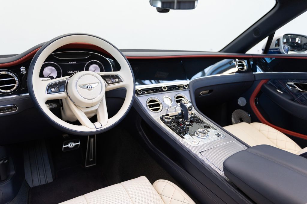 Bentley Continental GTC 2023