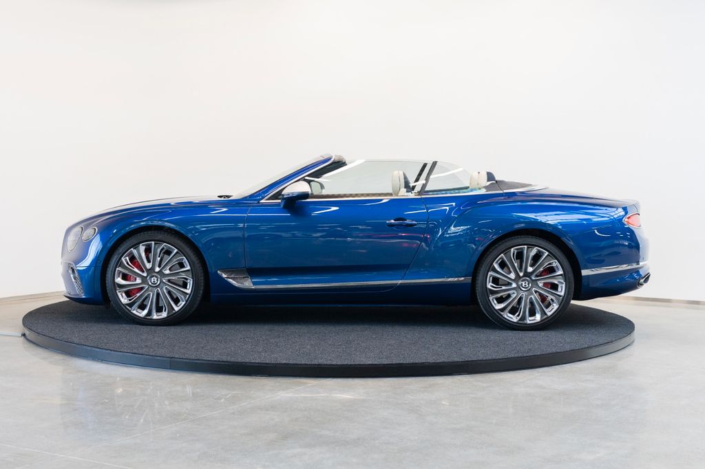 Bentley Continental GTC 2023