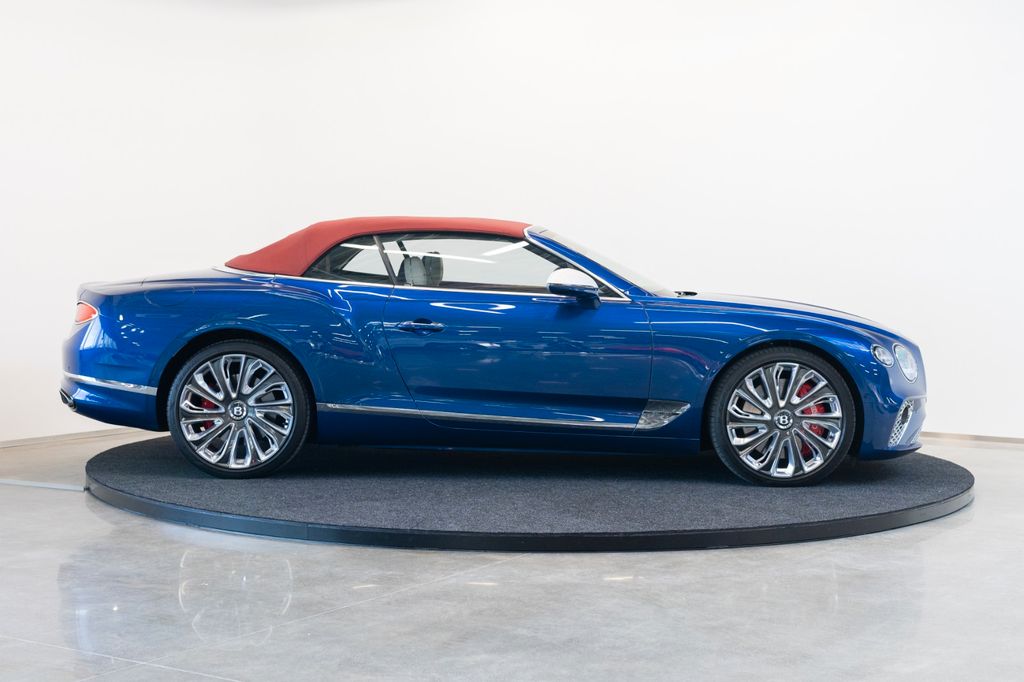 Bentley Continental GTC 2023