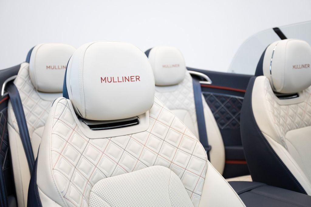 Bentley Continental GTC 2023