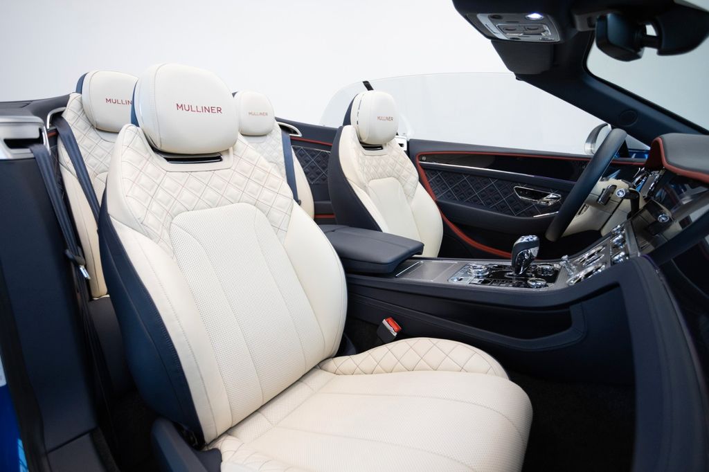 Bentley Continental GTC 2023