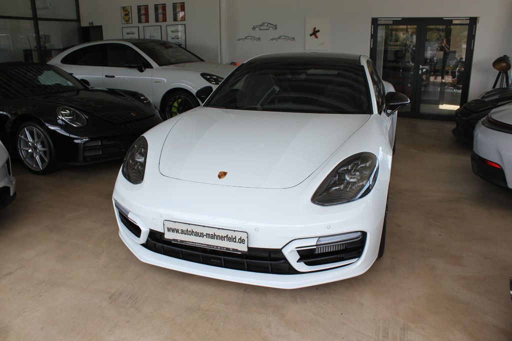 Porsche Panamera 2025