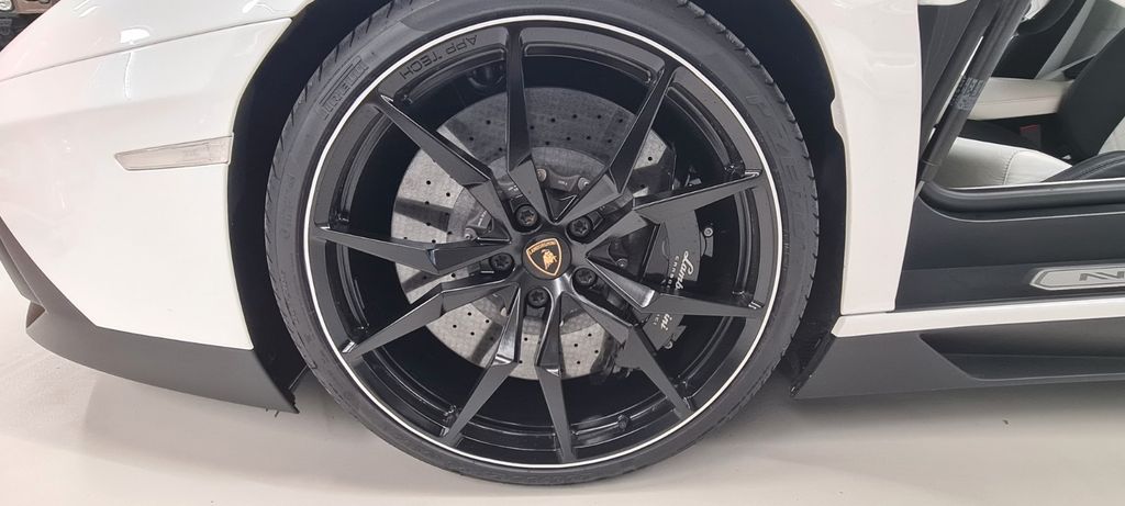 Lamborghini Aventador 2015