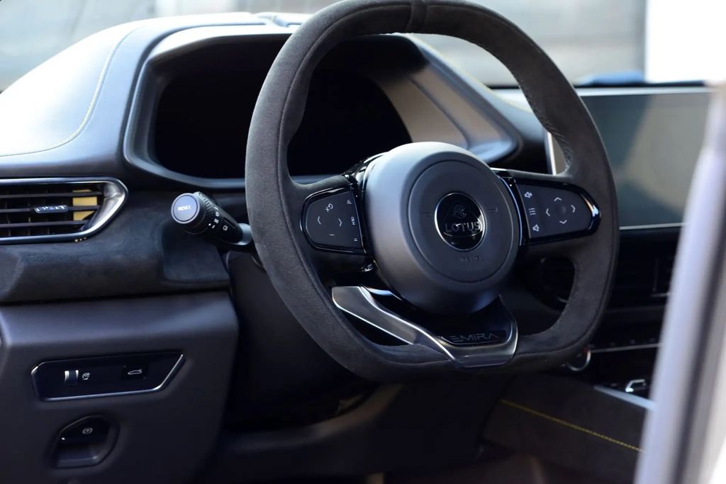 Lotus Emira 2024