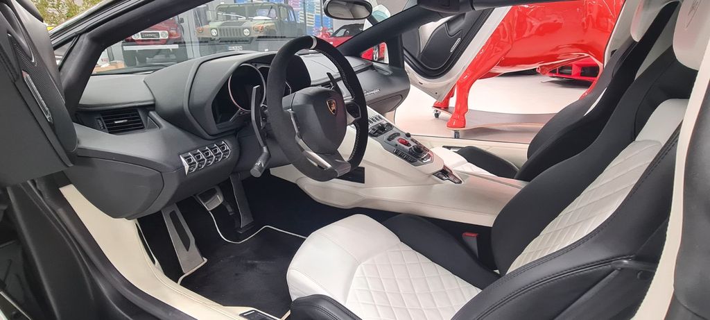Lamborghini Aventador 2015