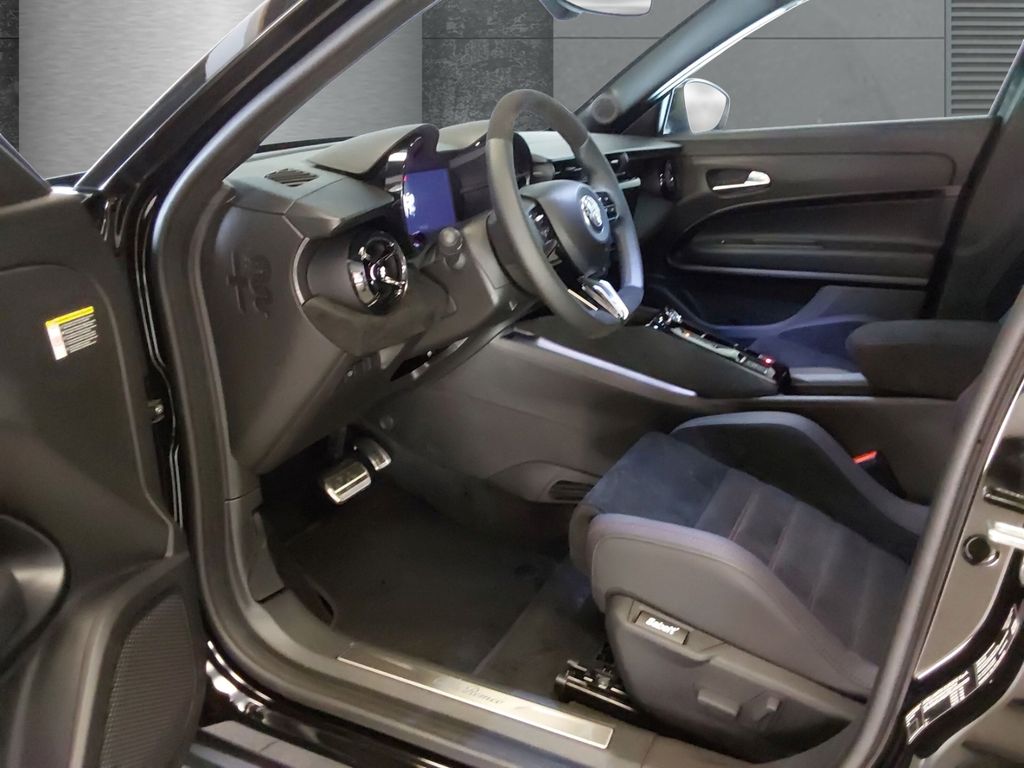 Alfa Romeo Junior 2025