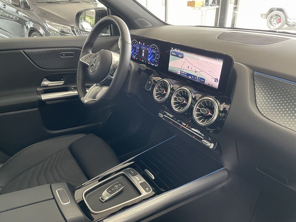 Mercedes-Benz EQA 2024