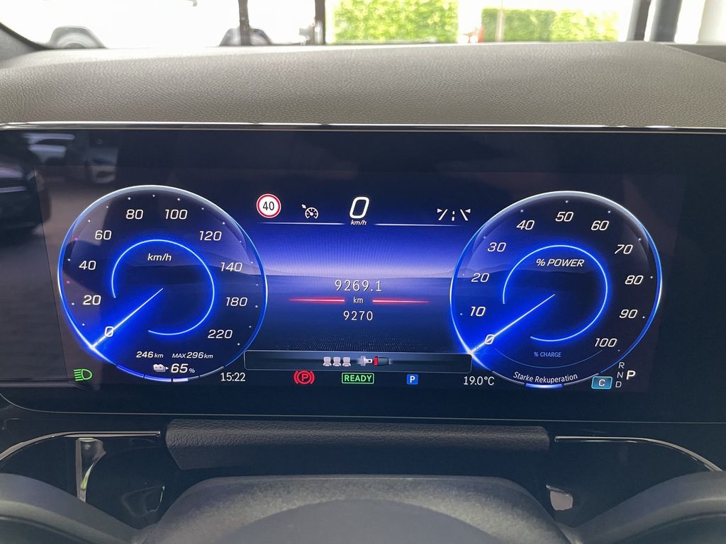 Mercedes-Benz EQA 2024