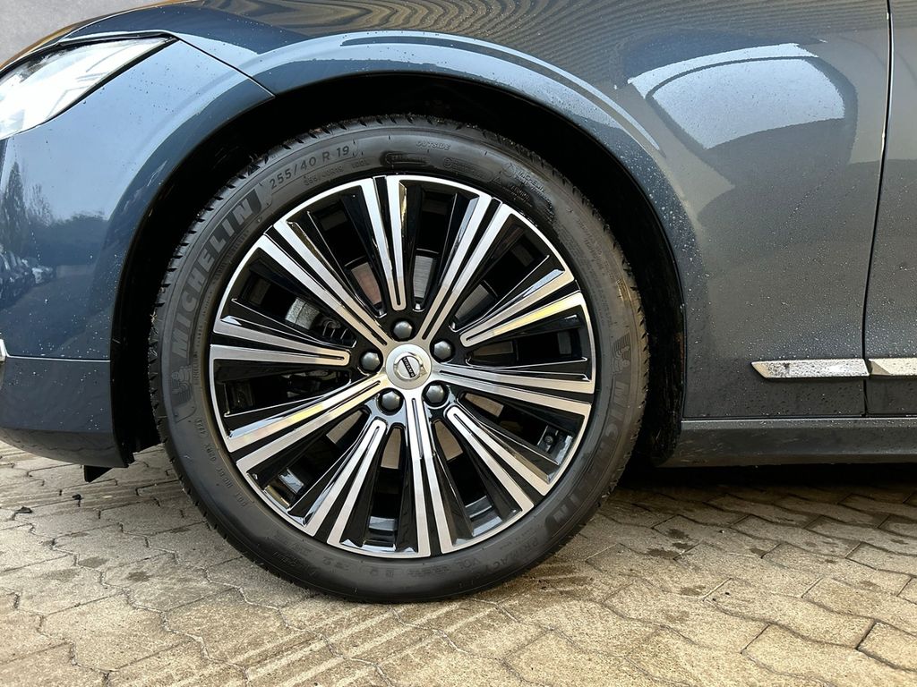 Volvo V90 2024