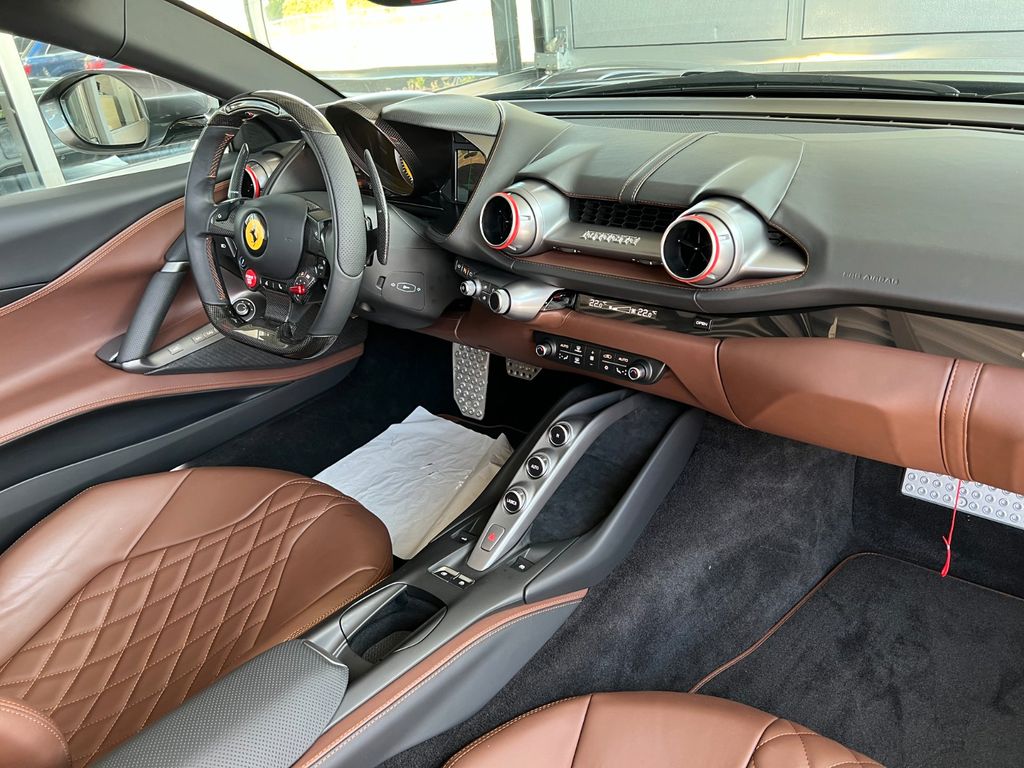Ferrari 812 2022