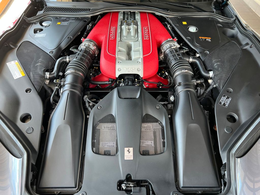 Ferrari 812 2022