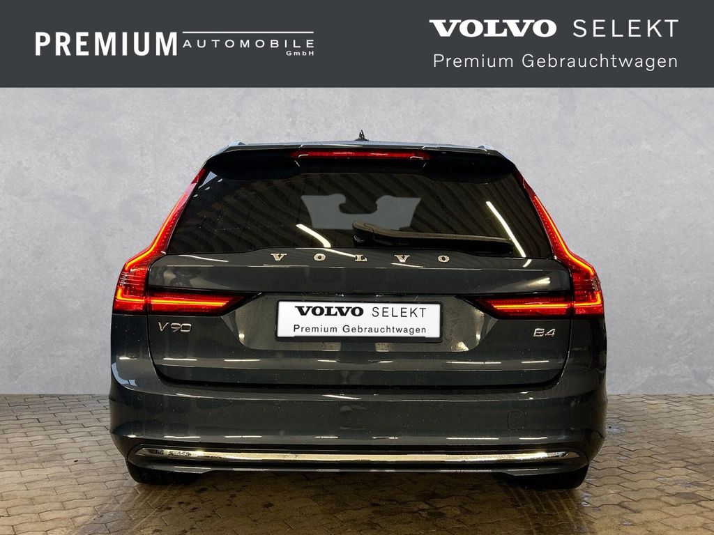 Volvo V90 2024