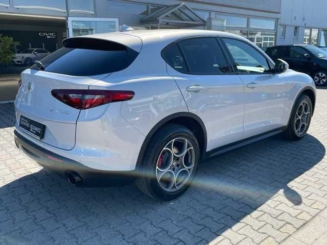 Alfa Romeo Stelvio 2023