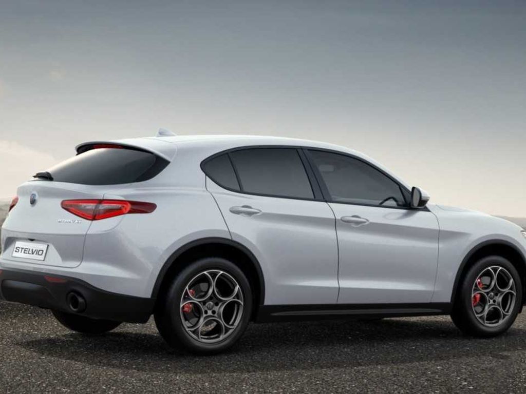Alfa Romeo Stelvio 2023