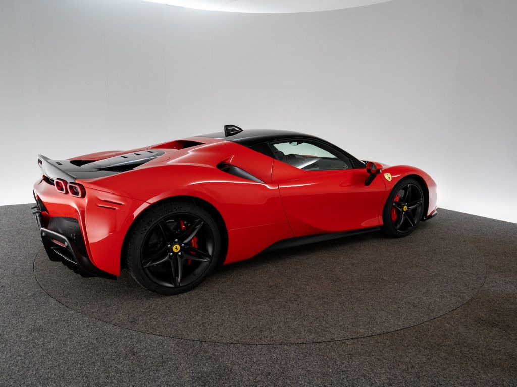 Ferrari SF90 2021