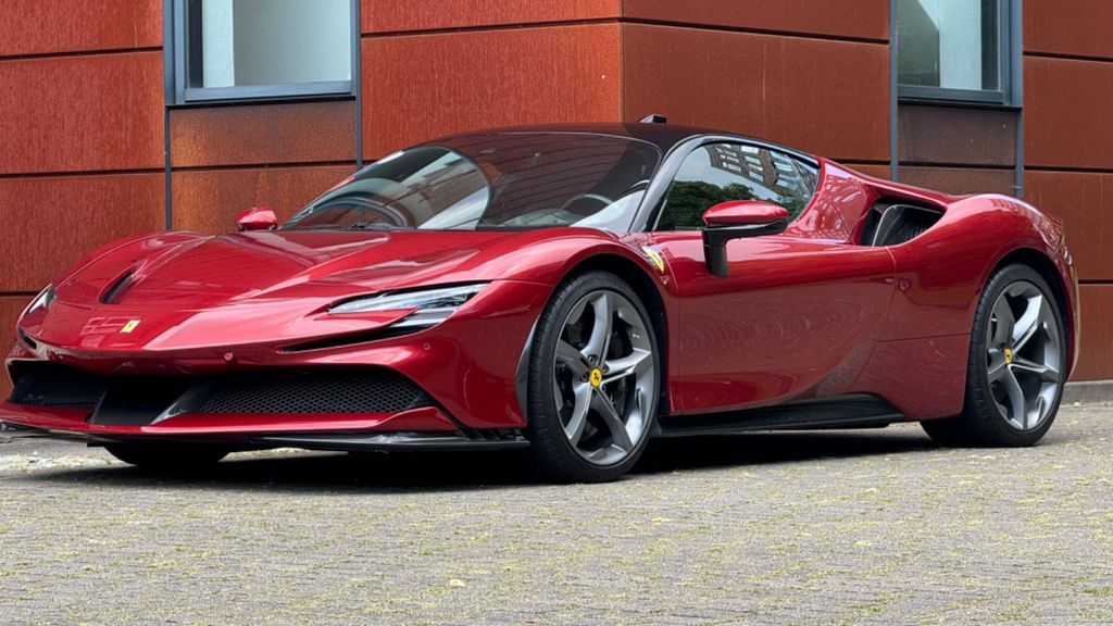 Ferrari SF90 2021