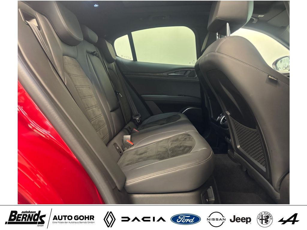 Alfa Romeo Stelvio 2022