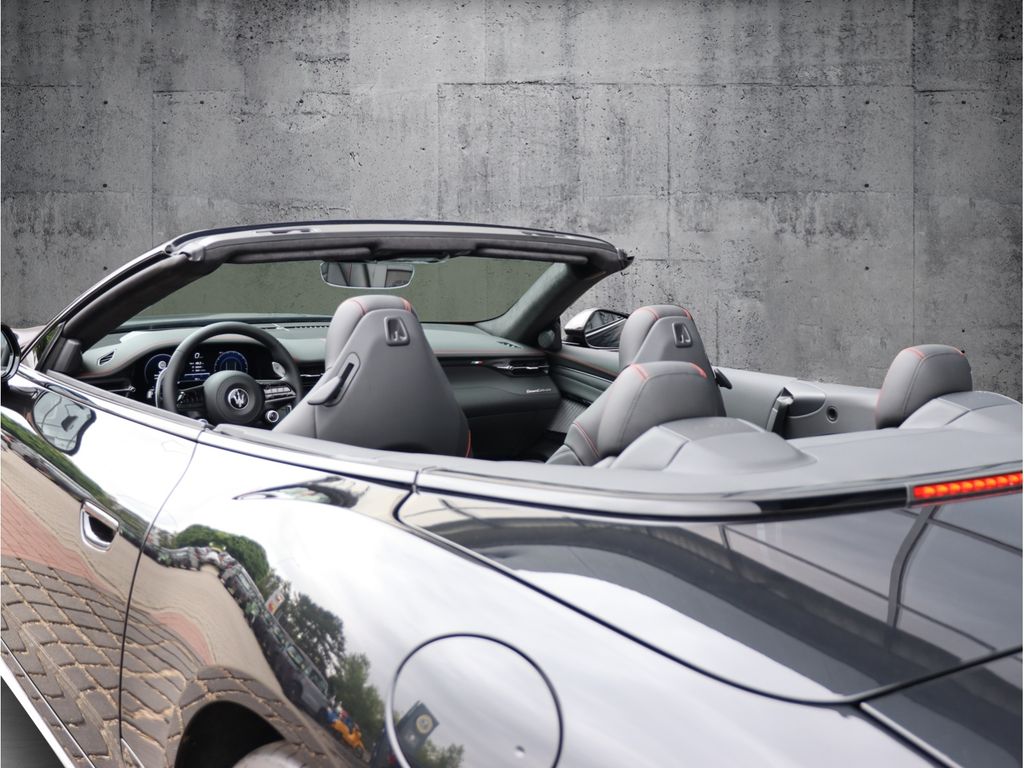 Maserati GranCabrio 2024