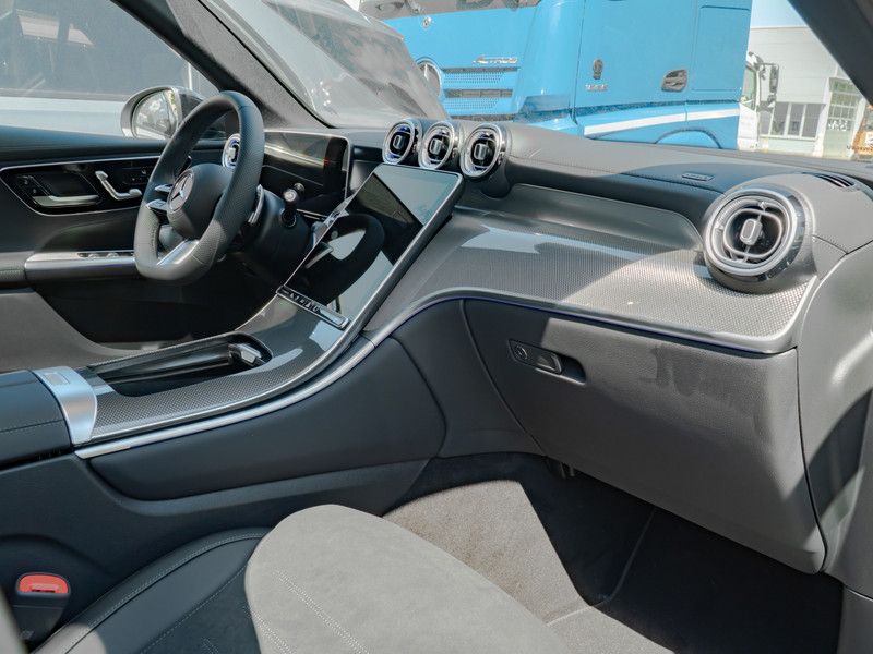 Mercedes-Benz GLC 300 2025