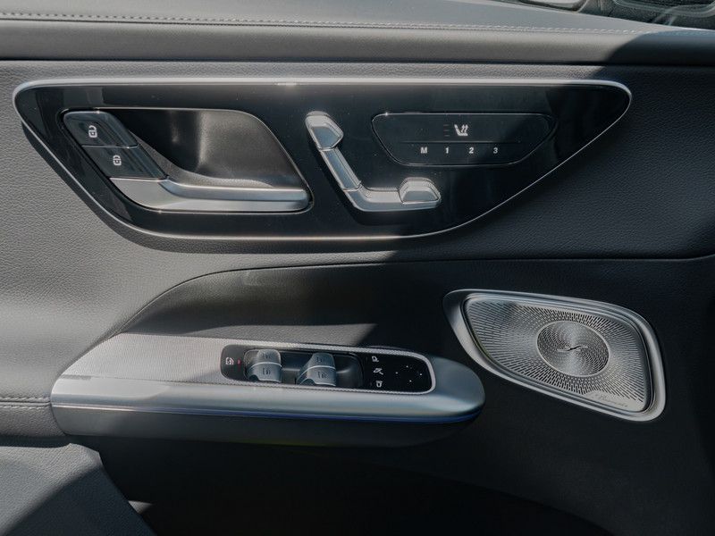 Mercedes-Benz GLC 300 2025