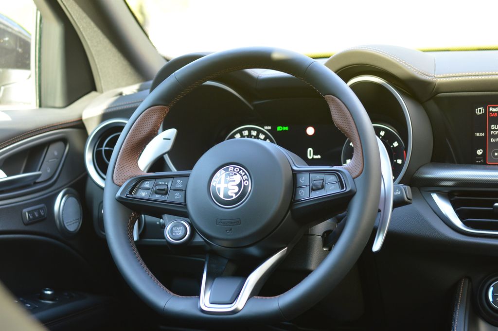 Alfa Romeo Stelvio 2025