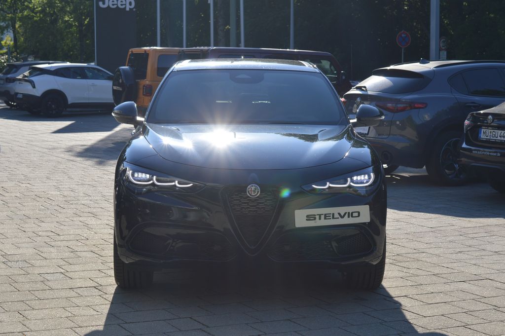 Alfa Romeo Stelvio 2025