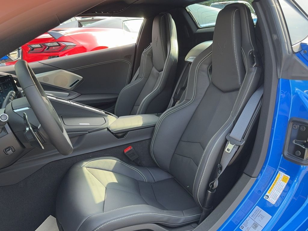 Corvette C8 2025
