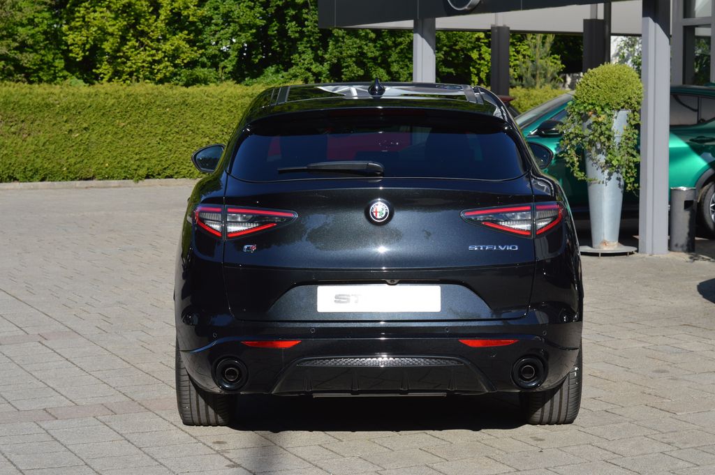 Alfa Romeo Stelvio 2025