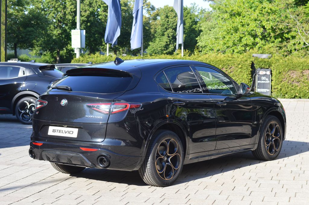 Alfa Romeo Stelvio 2025