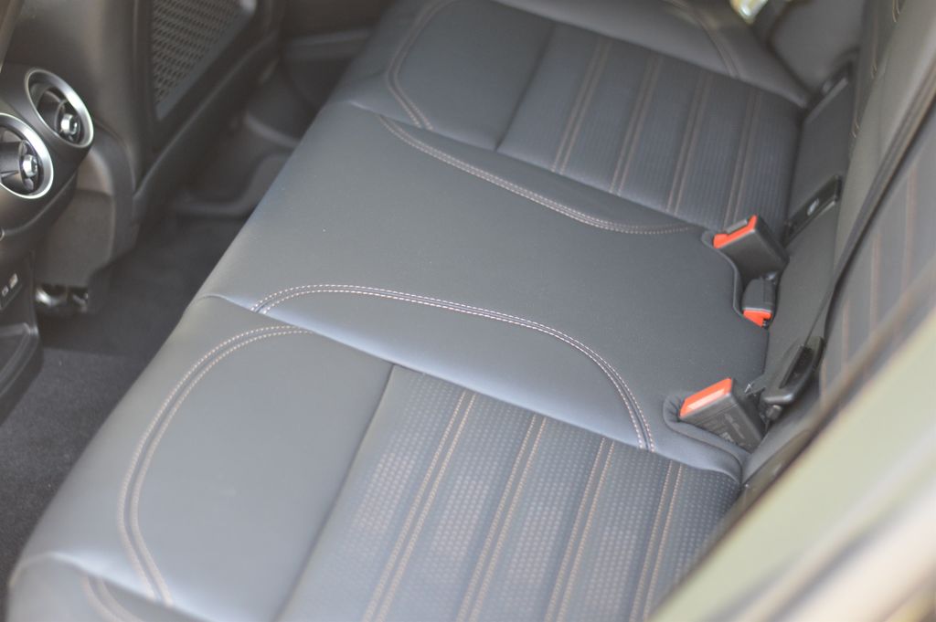 Alfa Romeo Stelvio 2025