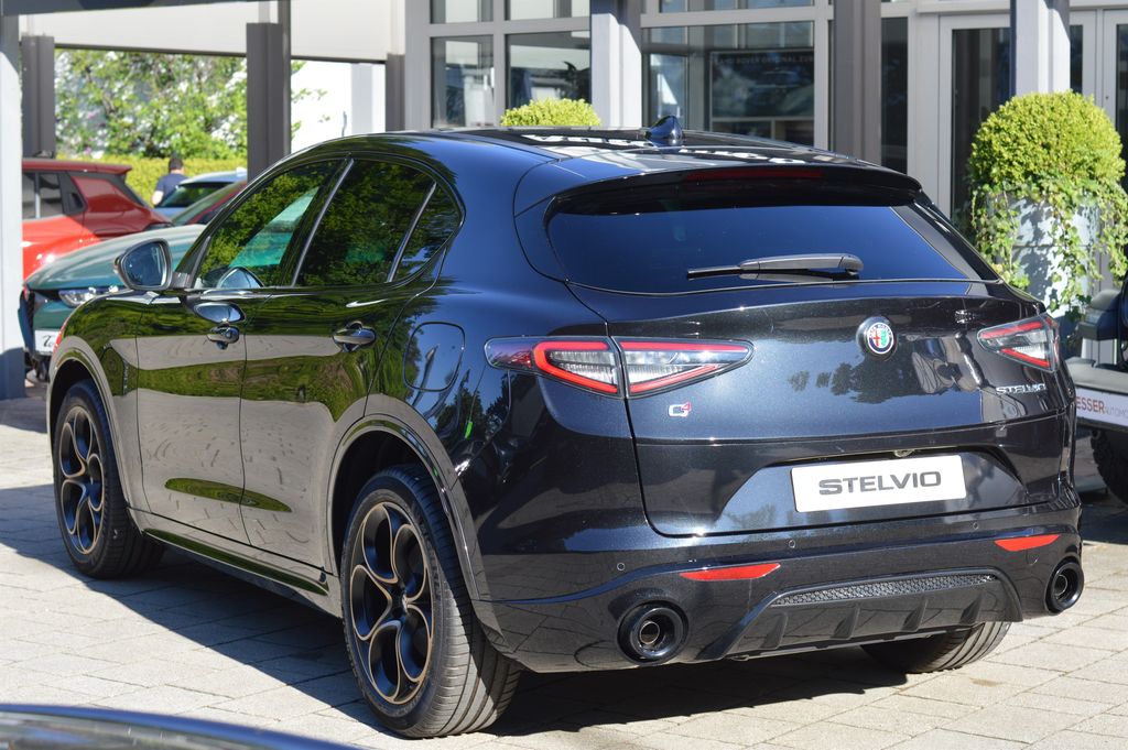 Alfa Romeo Stelvio 2025