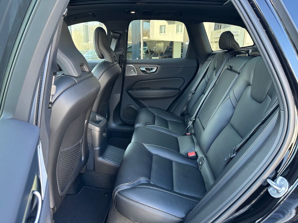 Volvo XC60 2025