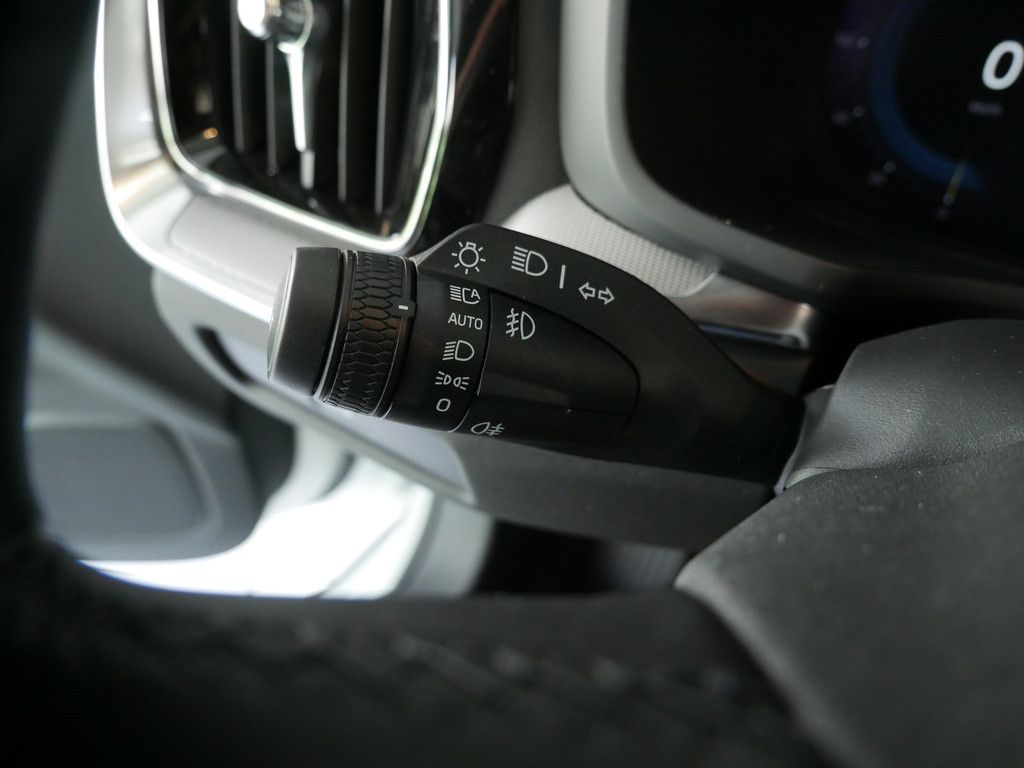 Volvo V60 2024