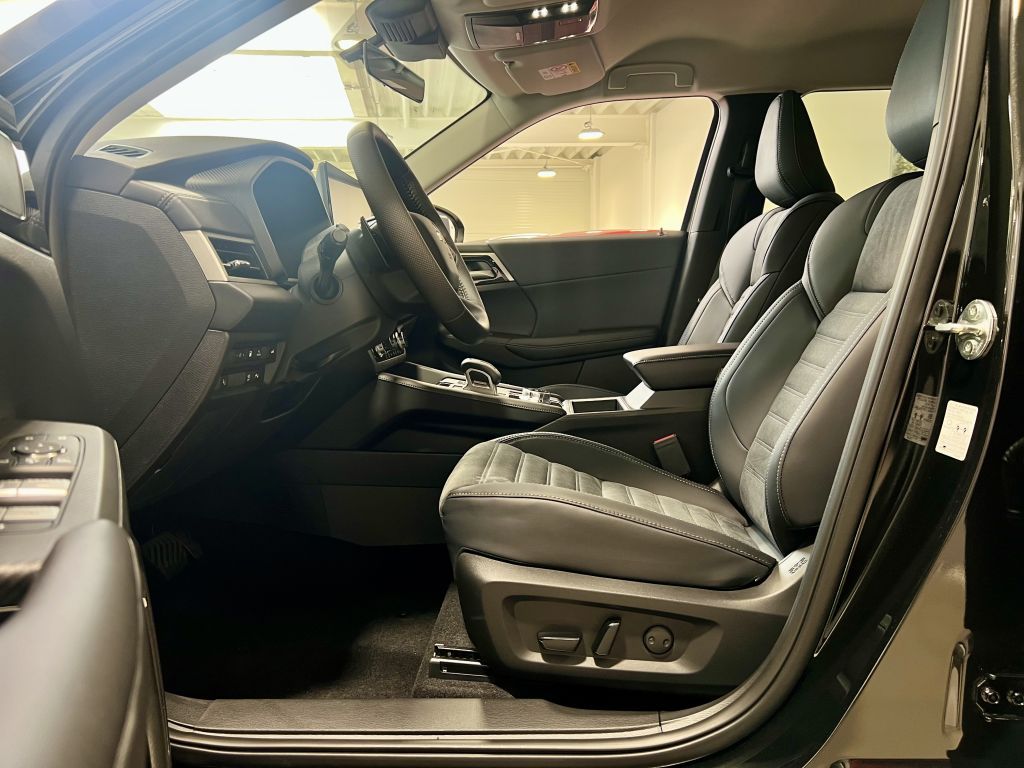 Mitsubishi Plug-in Hybrid Outlander