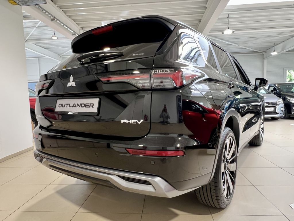 Mitsubishi Plug-in Hybrid Outlander