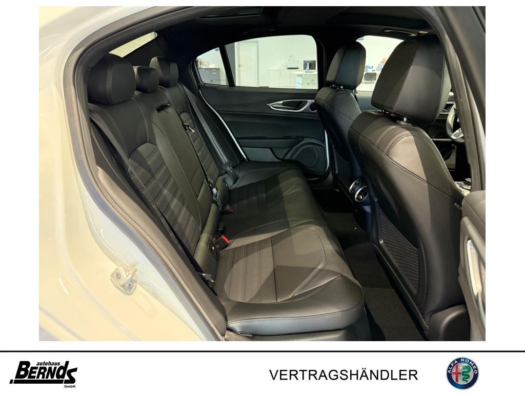 Alfa Romeo Giulia 2025