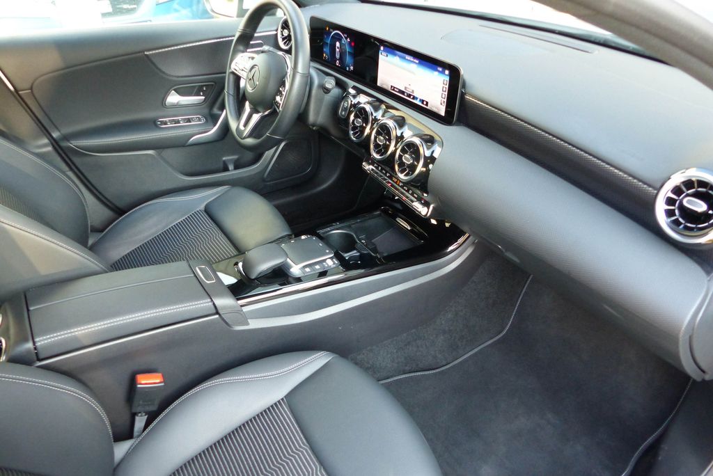 Mercedes-Benz A 200 2022