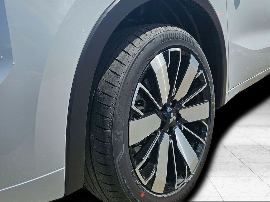 Mitsubishi Plug-in Hybrid Outlander 2025