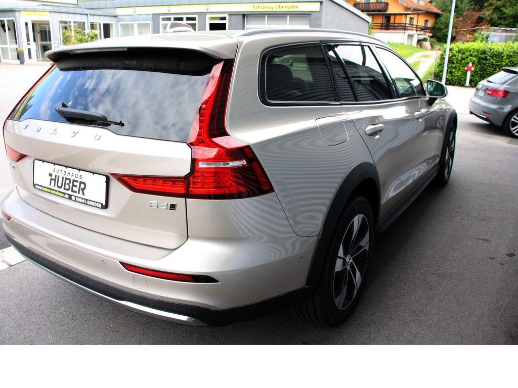 Volvo V60 Cross Country 2024