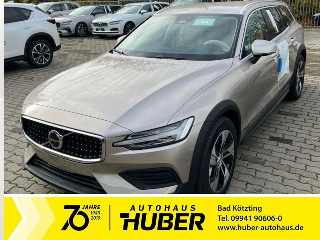 Volvo V60 Cross Country 2024